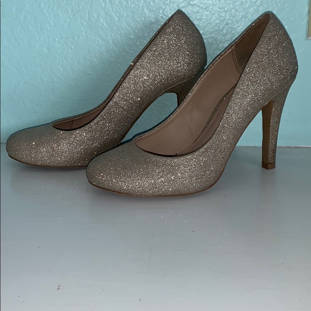 Heels - Picture 6 of 6